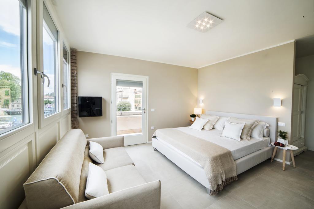 Riviera Carducci Rooms Peschiera del Garda Exterior photo