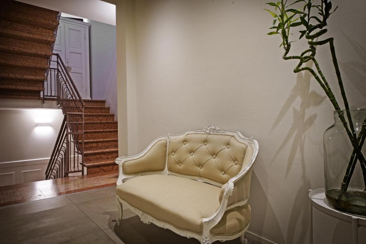 Riviera Carducci Rooms Peschiera del Garda Exterior photo
