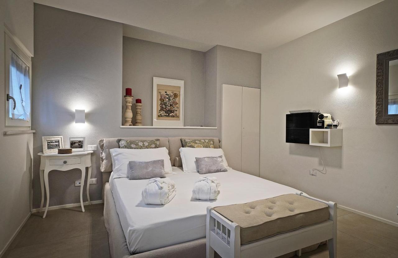 Riviera Carducci Rooms Peschiera del Garda Exterior photo